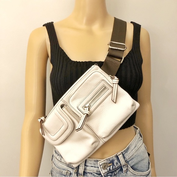 Danier Genuine leather Belt Bag White Fanny Pack Crossbody Hands-Free Travel bag - Picture 1 of 16